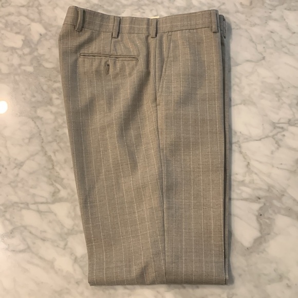 Brooks brother beige pinstripe wool suit, 40L blazer, 34” waist pant - Picture 7 of 11